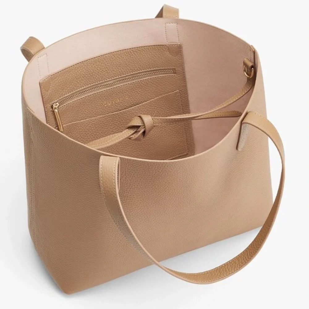 CUYANA Small Classic Structured Tote - Pebbled Leather - Picture 2 of 16